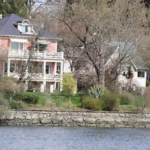 Gasthof Lipton Place By Elegant Waterfront, Victoria